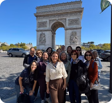 Alunos em Arc de Triomphe